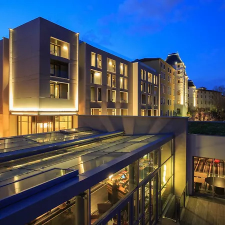 Maia Hotel